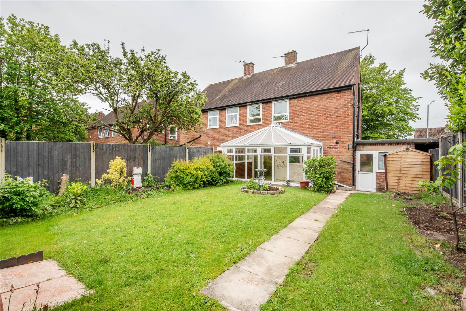 3 bed property in Broadfield Drive, Leyland